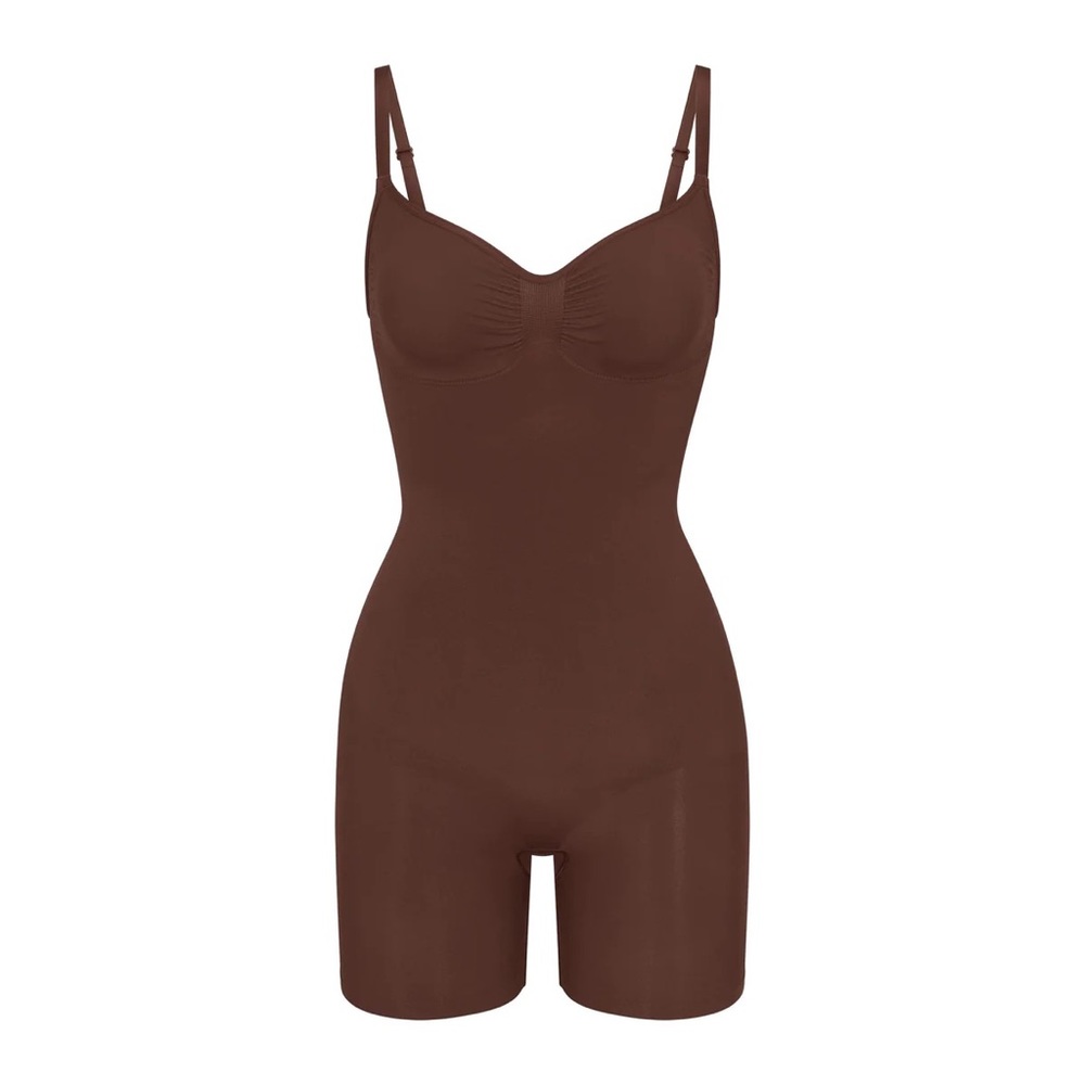 Skims SEAMLESS SCULPT MID THIGH BODYSUIT